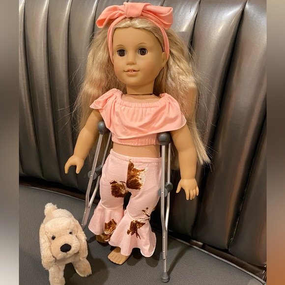 American Girl Doll, crutches and pet dog! Beautiful gift set for the holidays ! - Picture 4 of 6